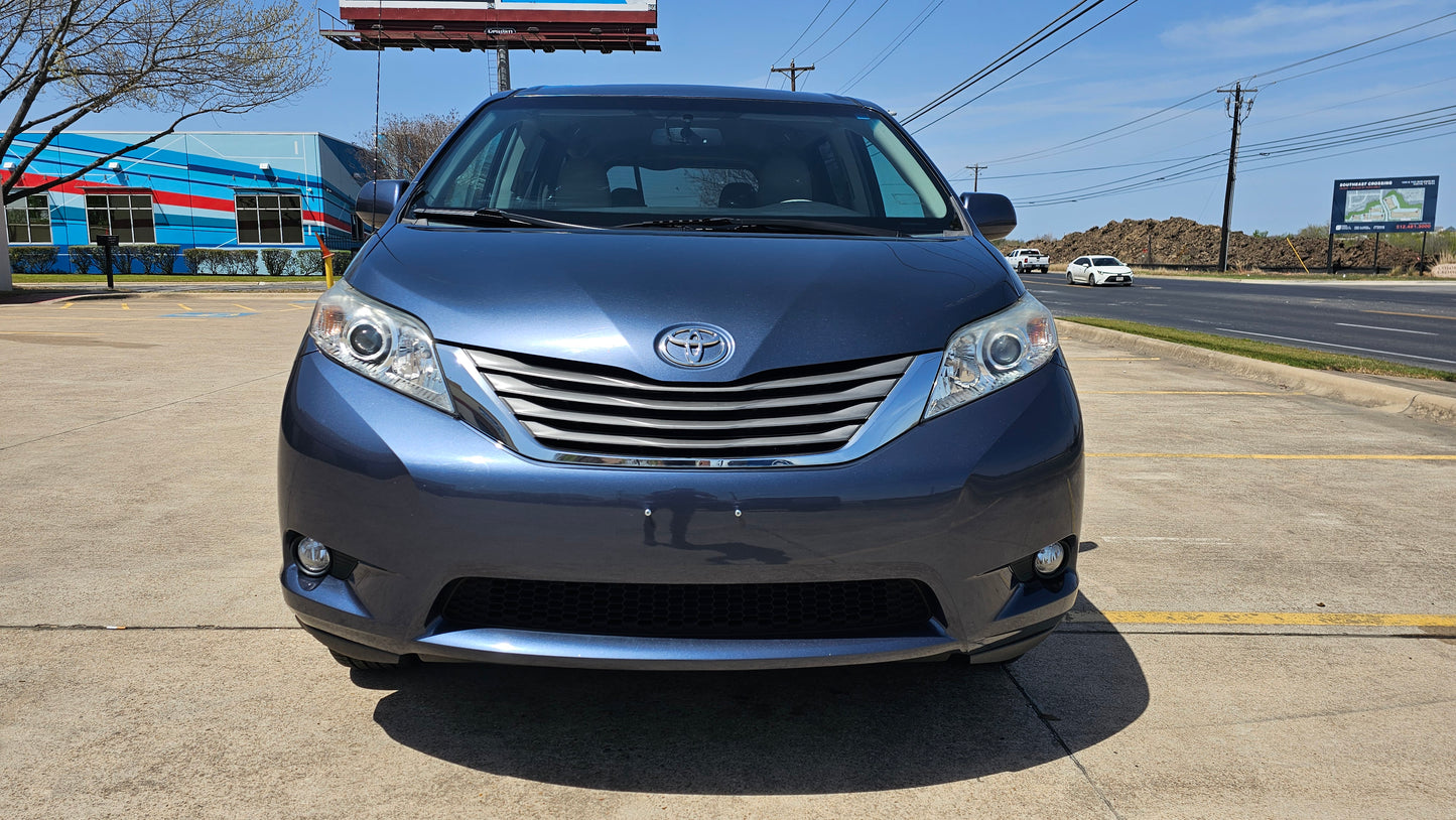 2013 Toyota Sienna XLE