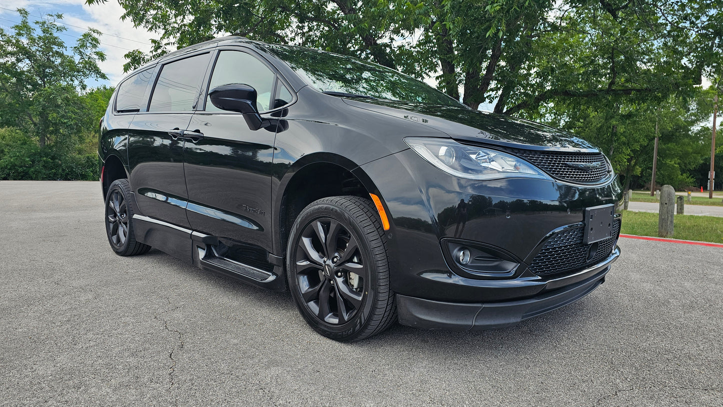 2020 Chrysler Pacifica S