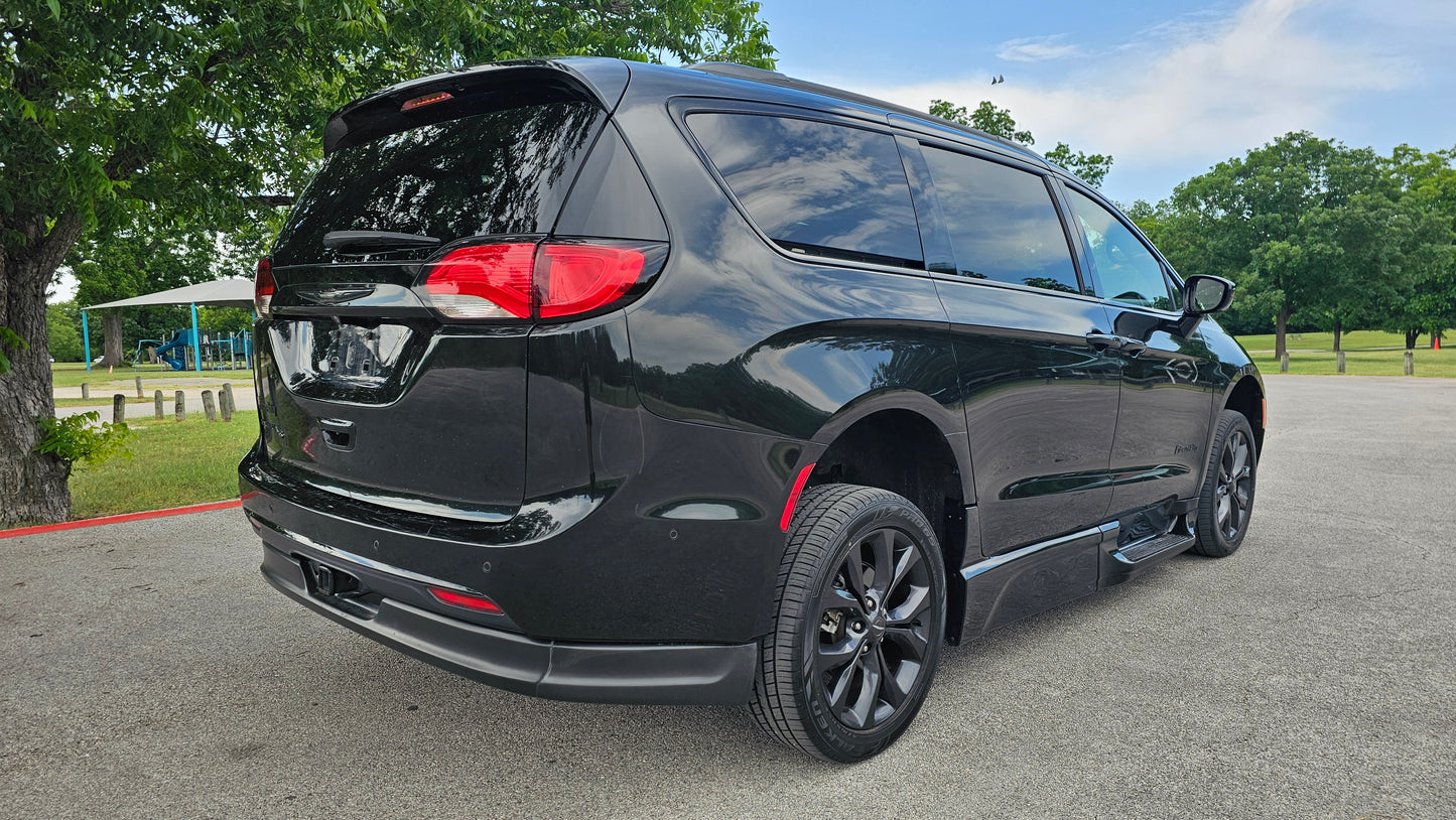2020 Chrysler Pacifica S