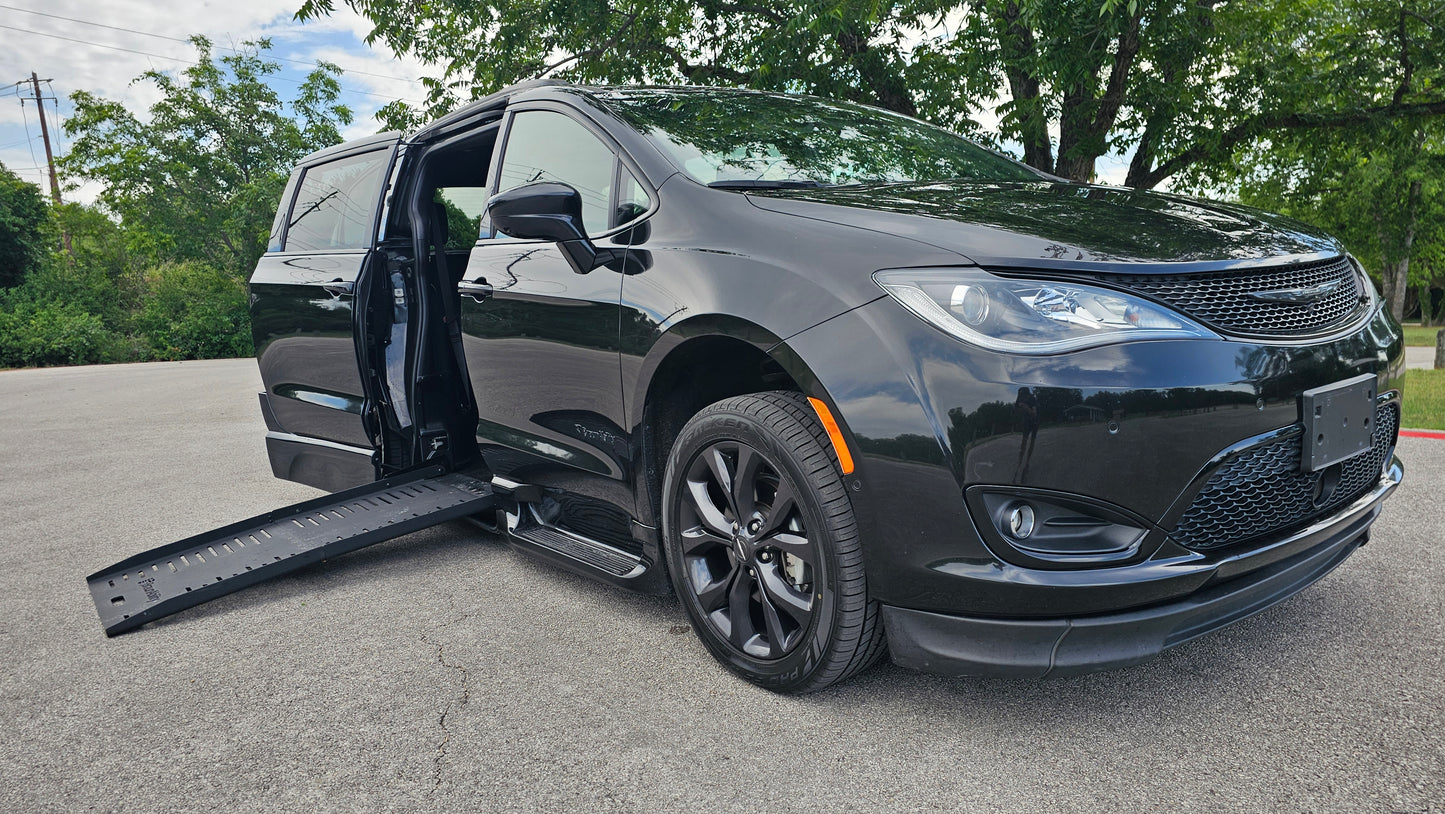 2020 Chrysler Pacifica S