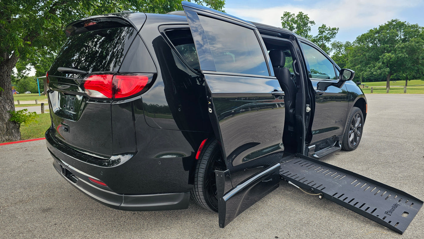 2020 Chrysler Pacifica S