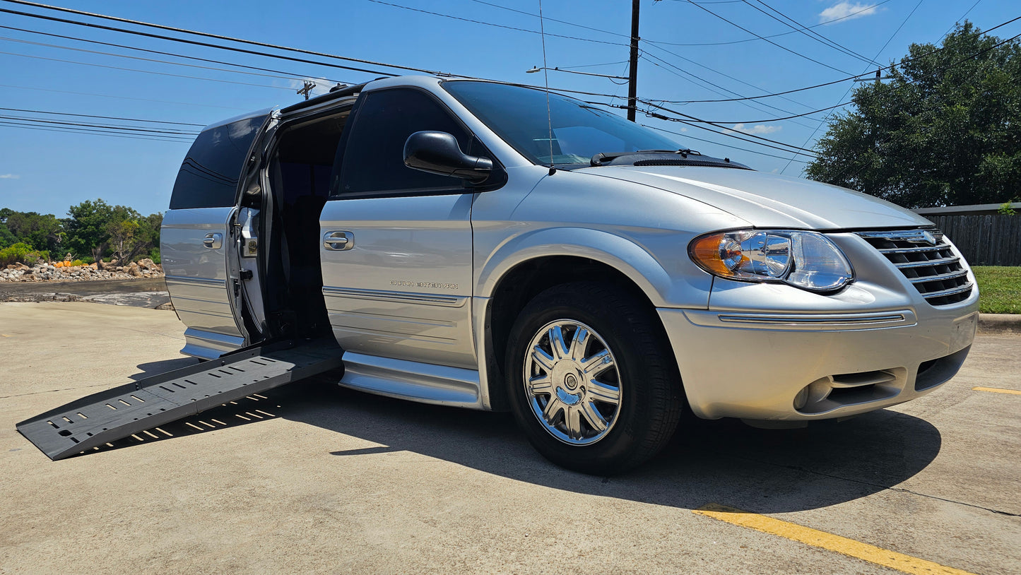 2006 Chrysler Town & Country
