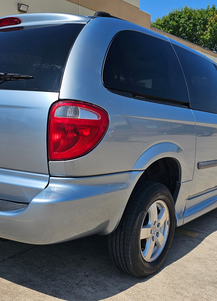 2005 Dodge Grand Caravan SE - Photo 6