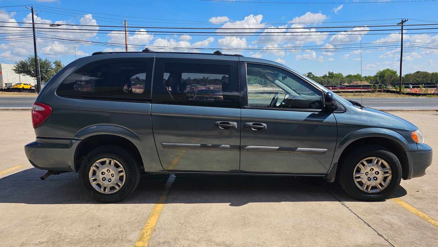 2005 Dodge Caravan