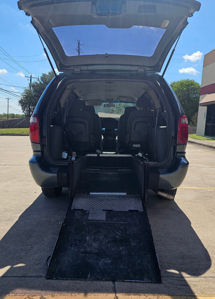 2005 Dodge Grand Caravan SE - Photo 7