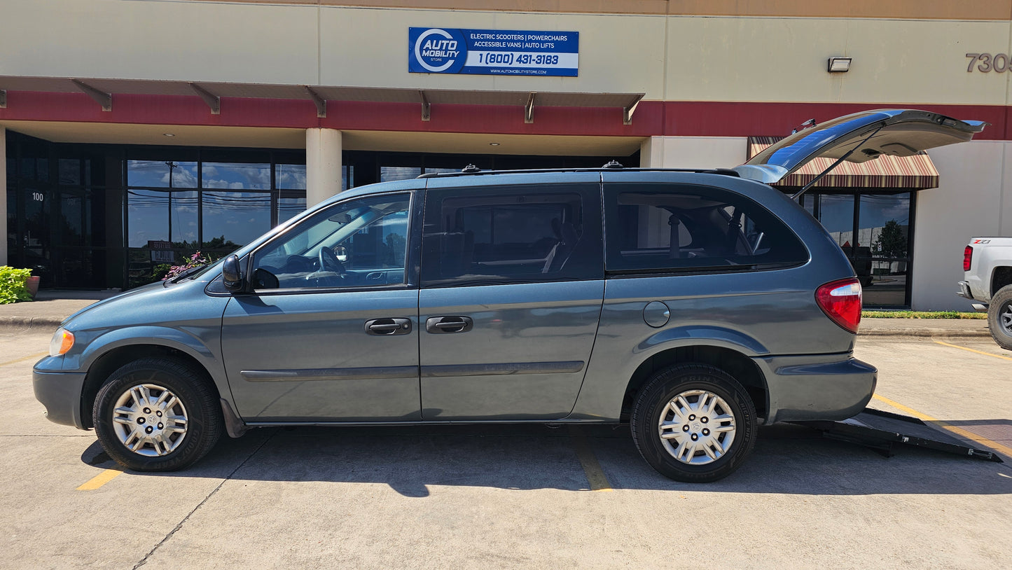 2005 Dodge Caravan