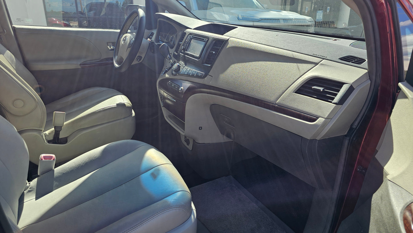 2013 Toyota Sienna XLE