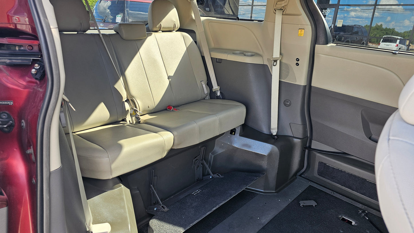 2013 Toyota Sienna XLE