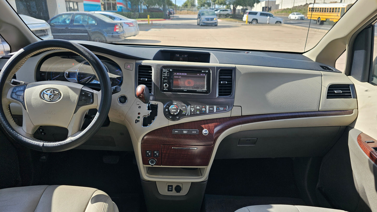 2013 Toyota Sienna XLE