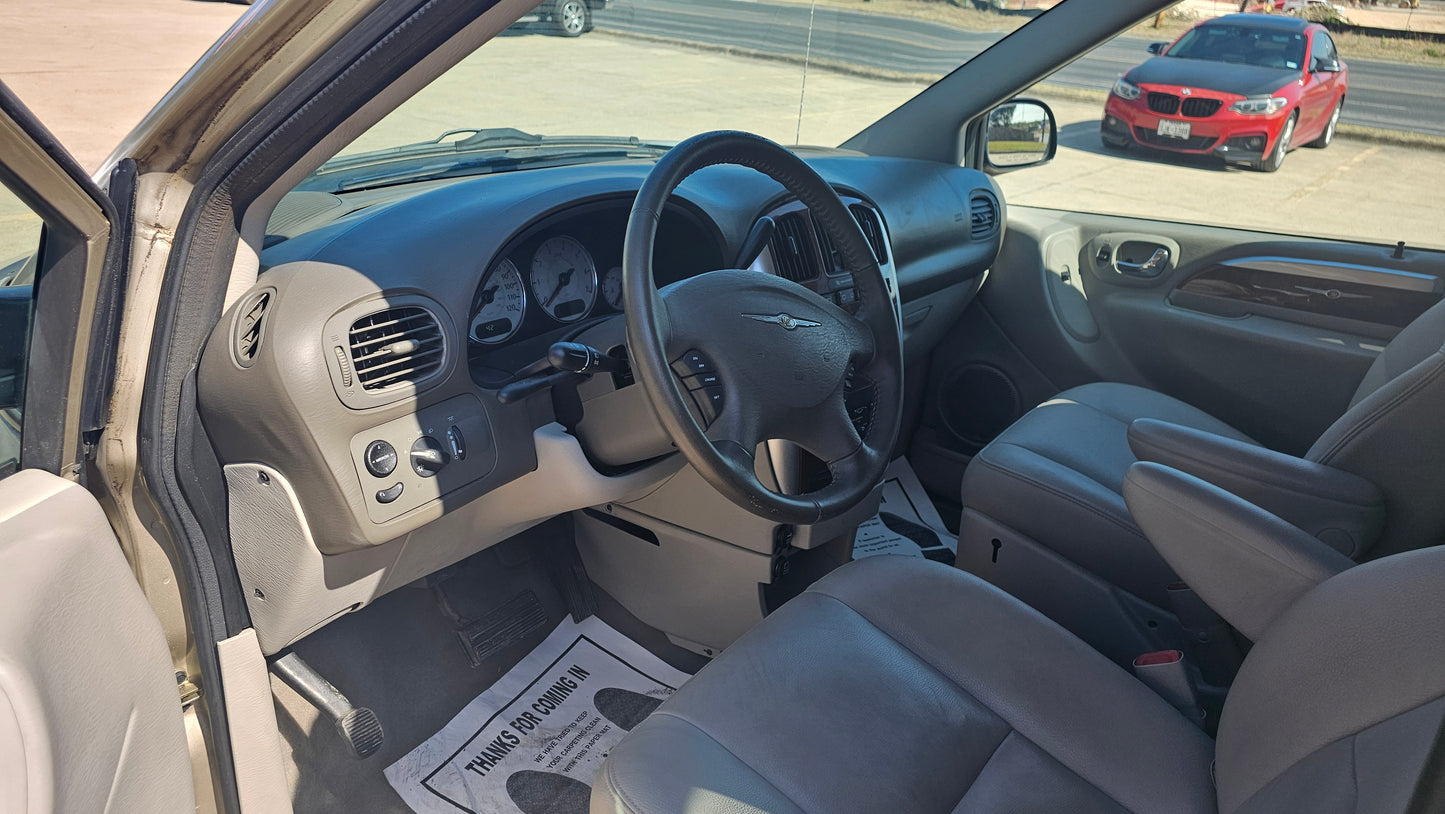 2005 Chrysler Town & Country Limited