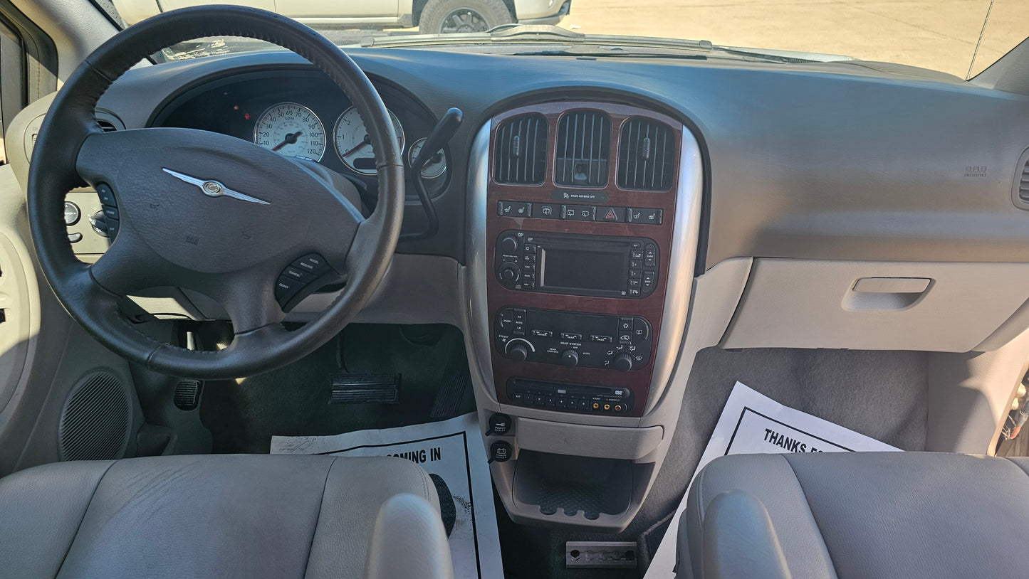 2005 Chrysler Town & Country Limited