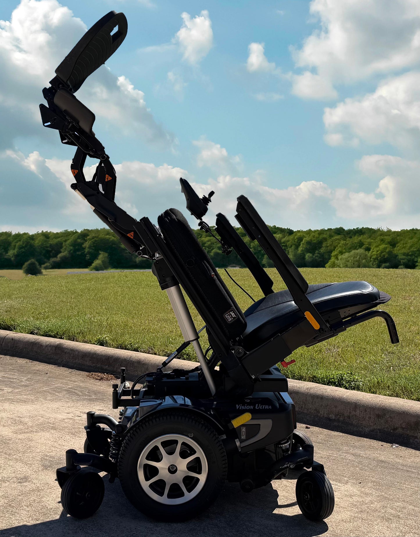 Merits Vision Ultra Powerchair w/Seat Tilt – Pre-Owned