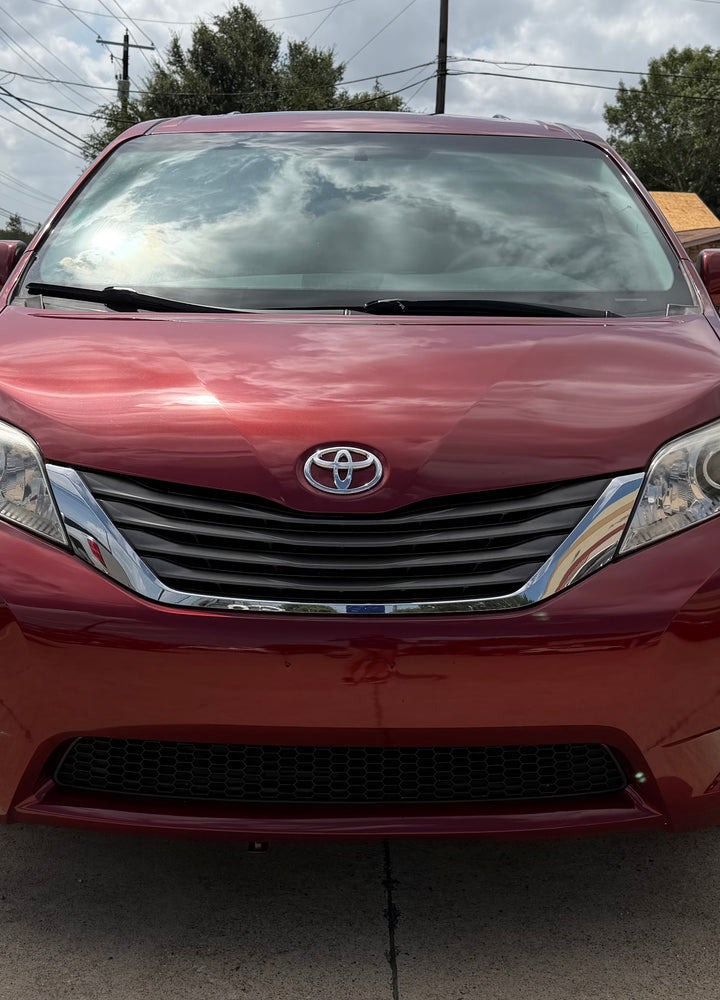 2011 Toyota Sienna XLE - Photo 7
