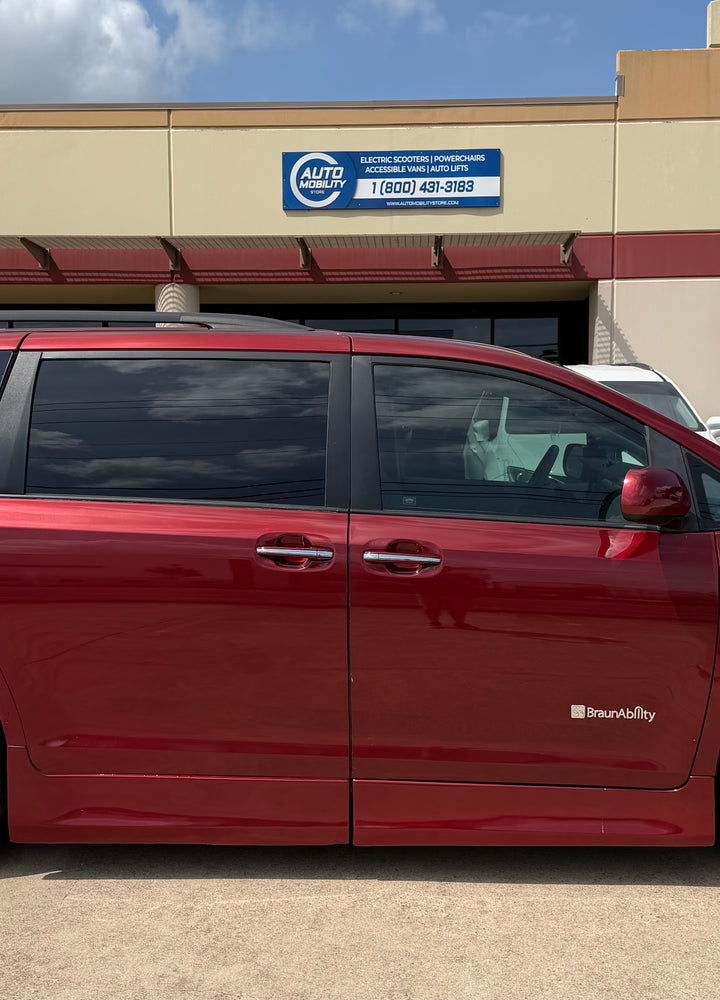 2011 Toyota Sienna XLE - Photo 8
