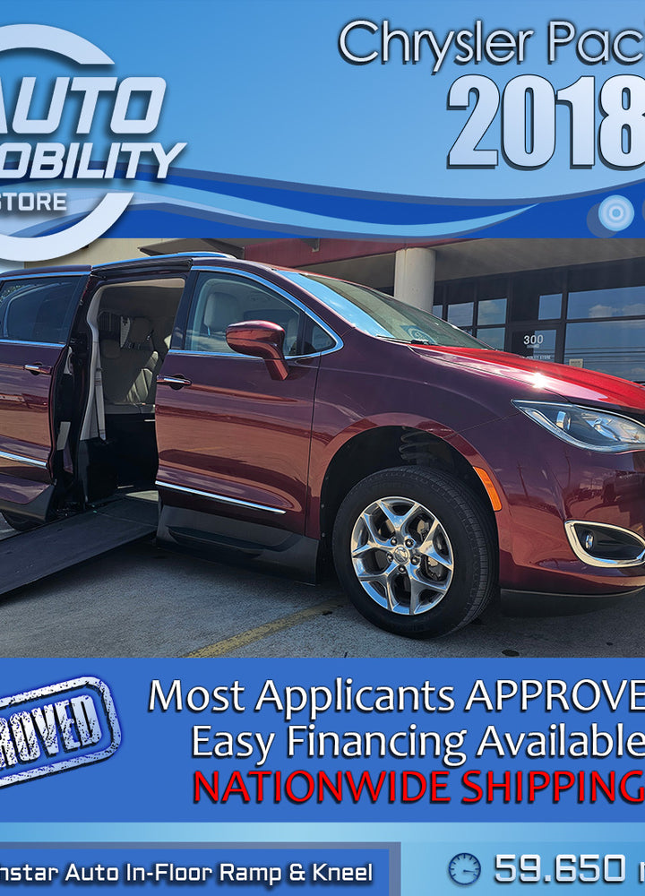 2018 Chrysler Pacifica Touring L's photo