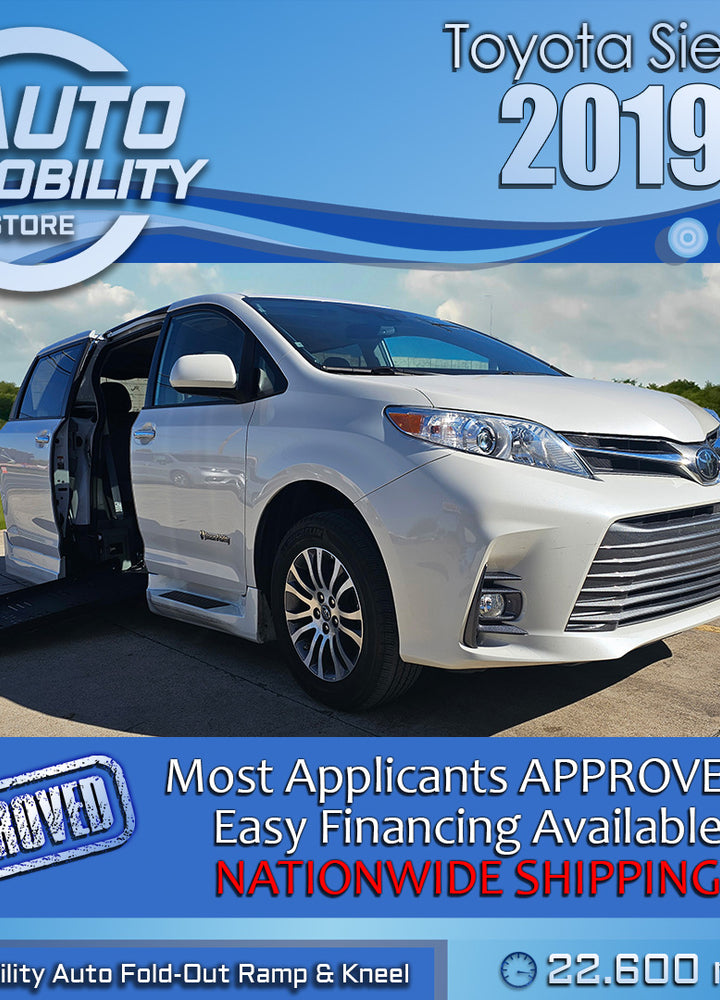 2019 Toyota Sienna XLE Premium's photo