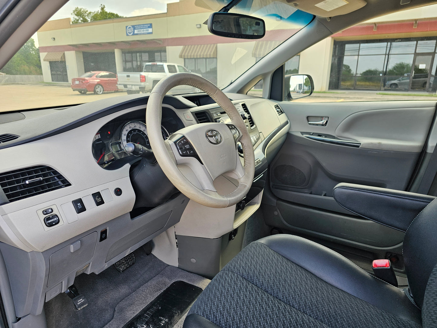 2014 Toyota Sienna SE