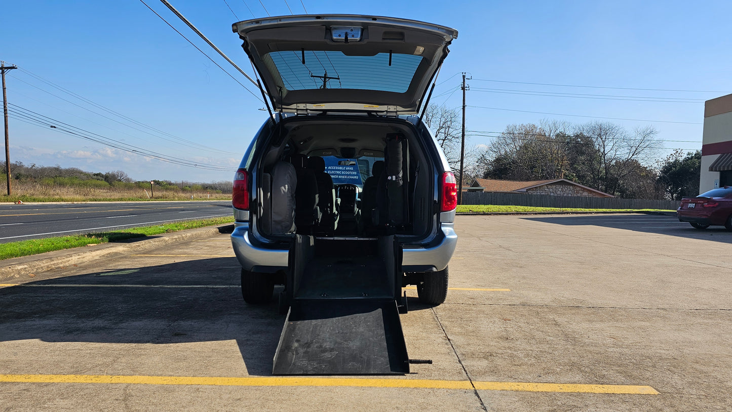 2005 Chrysler Town & Country Touring