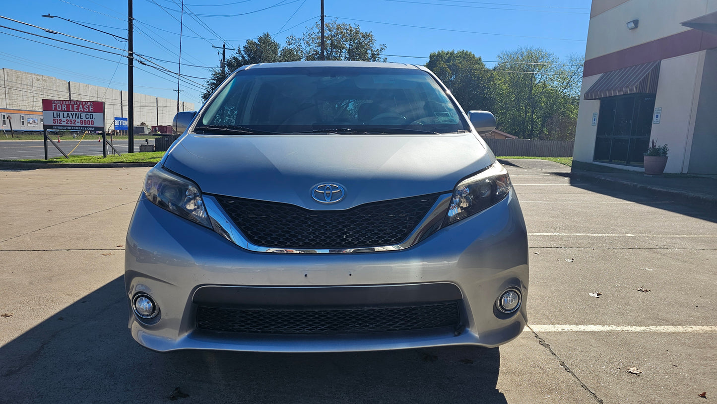 2011 Toyota Sienna SE