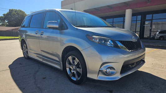 2011 Toyota Sienna SE