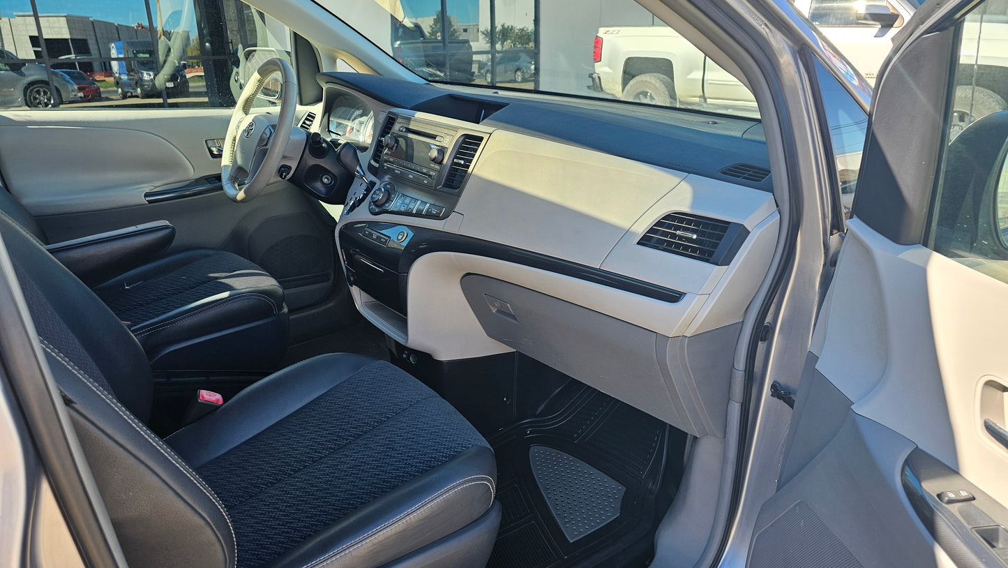 2011 Toyota Sienna SE