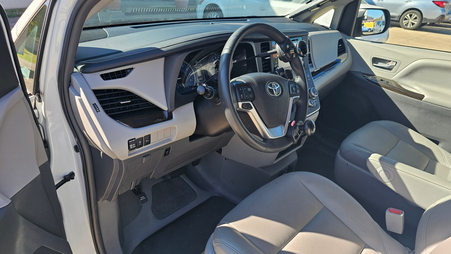 2019 Toyota Sienna XLE