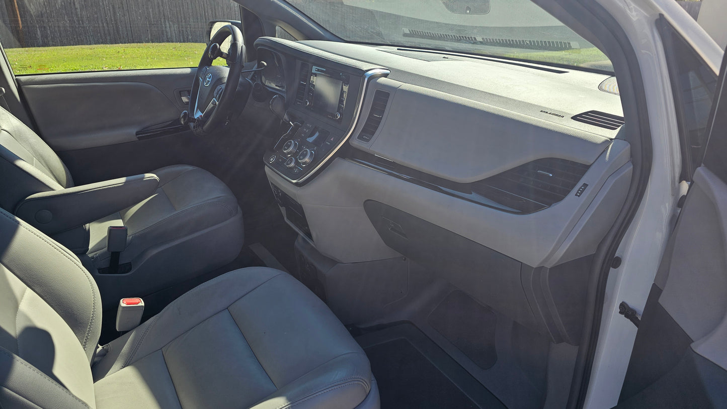 2019 Toyota Sienna XLE