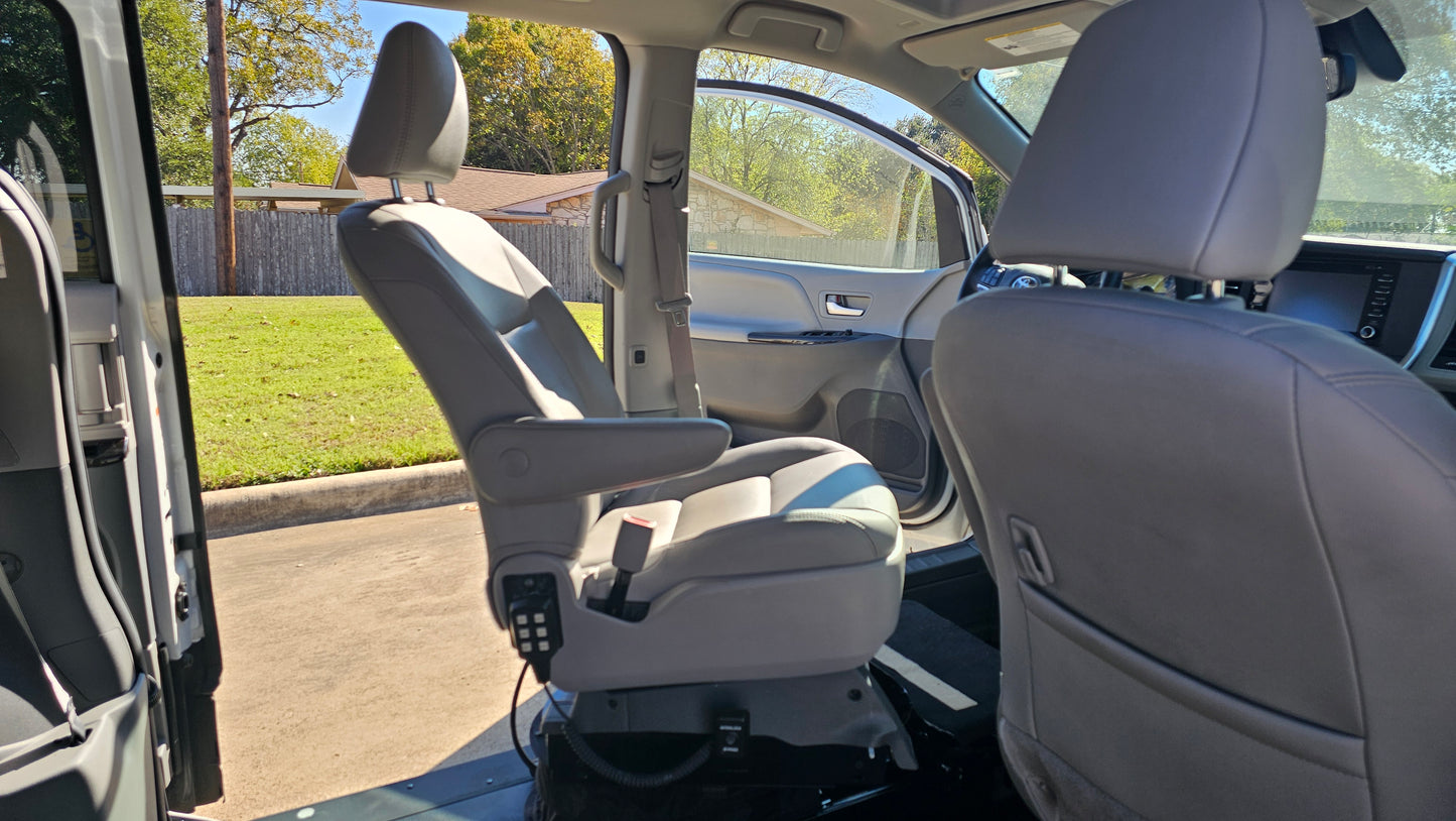 2019 Toyota Sienna XLE