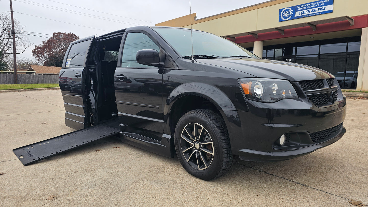 2016 Dodge Grand Caravan R/T