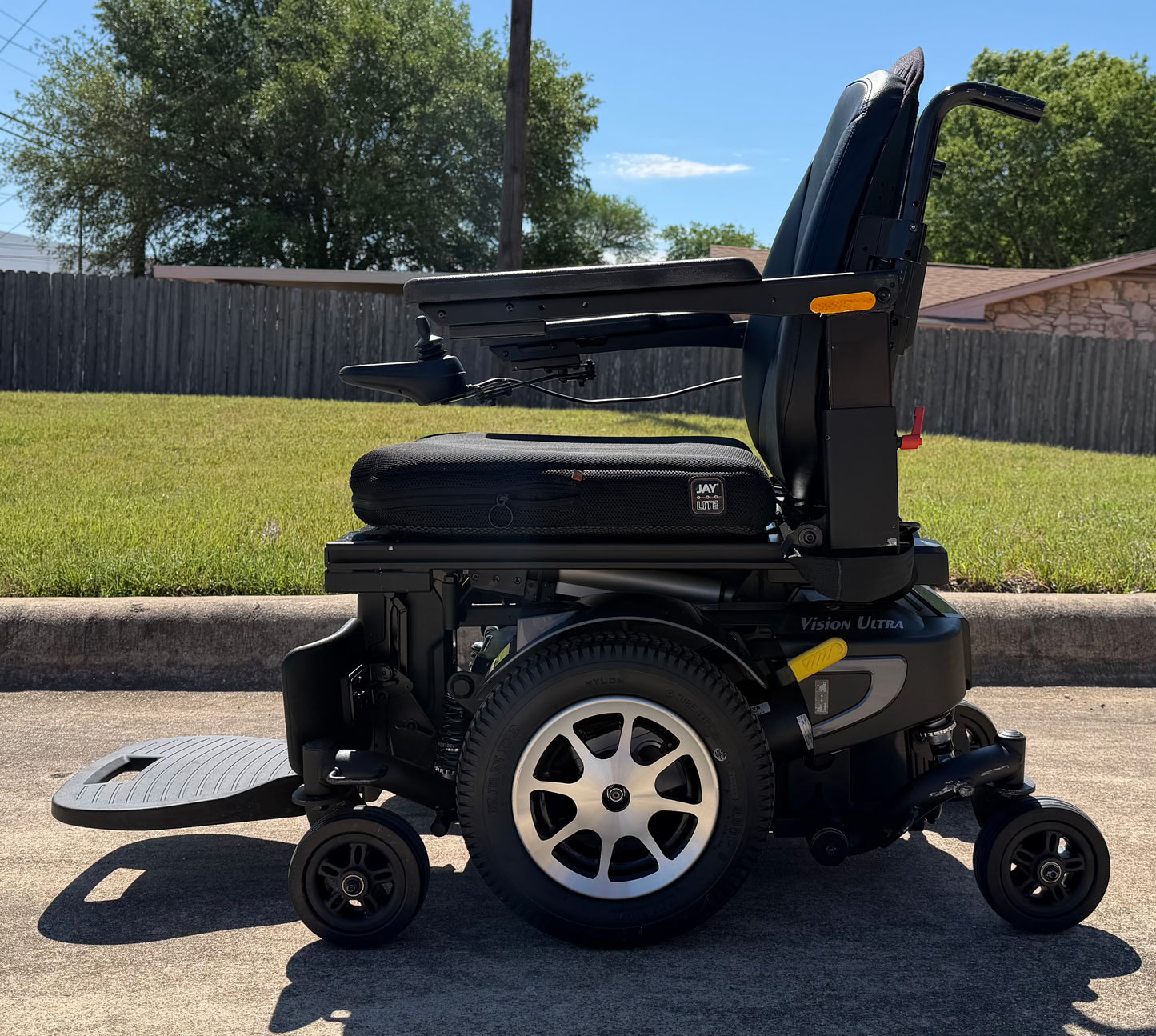 Merits Vision Ultra Powerchair w/Seat Tilt – Pre-Owned