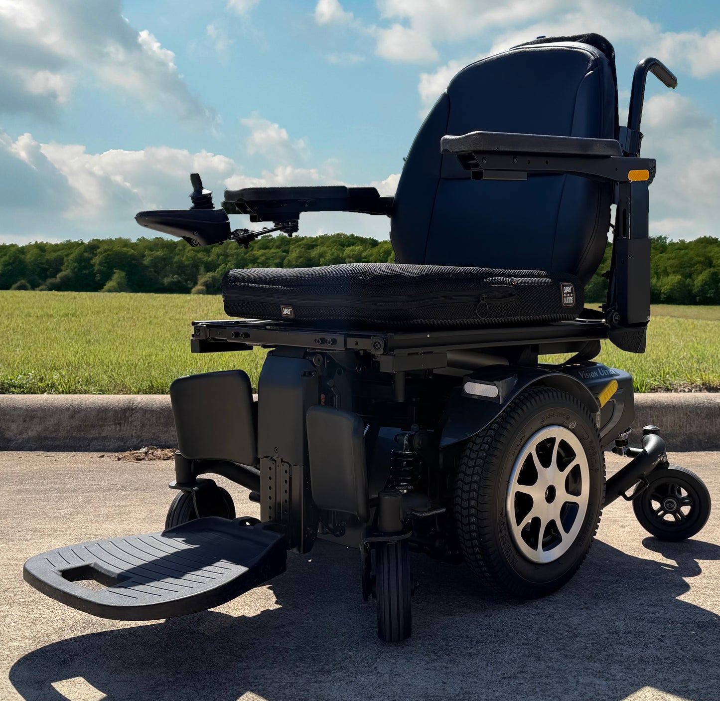 Merits Vision Ultra Powerchair w/Seat Tilt – Pre-Owned