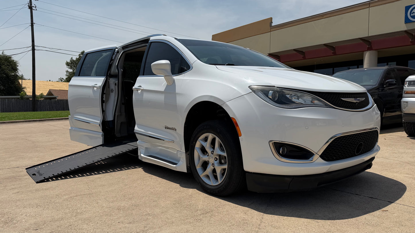 2019 Chrysler Pacifica Touring-L Plus
