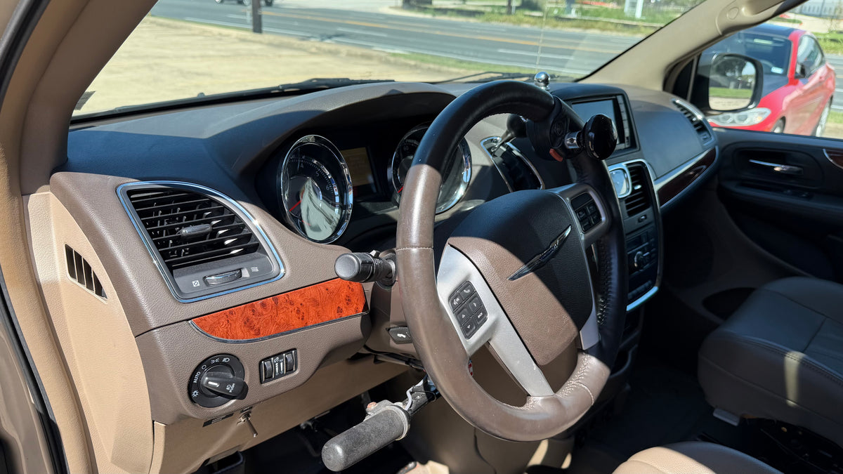 2014 Chrysler Town & Country Touring-L