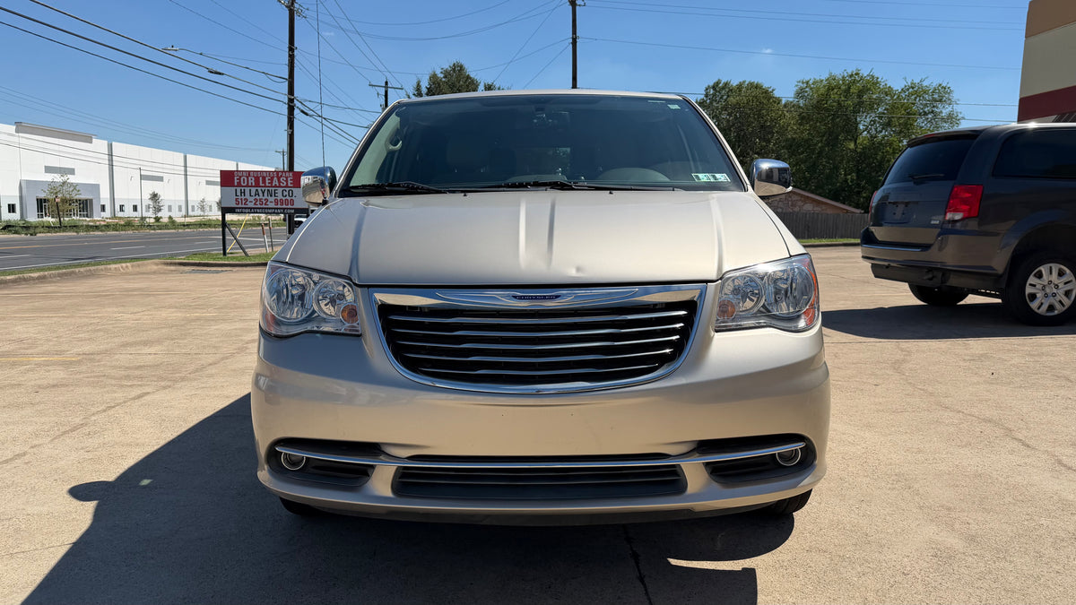 2014 Chrysler Town & Country Touring-L