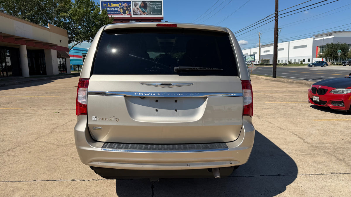 2014 Chrysler Town & Country Touring-L