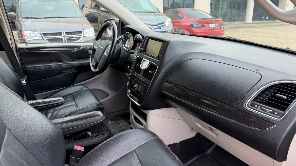 2014 Chrysler Town & Country