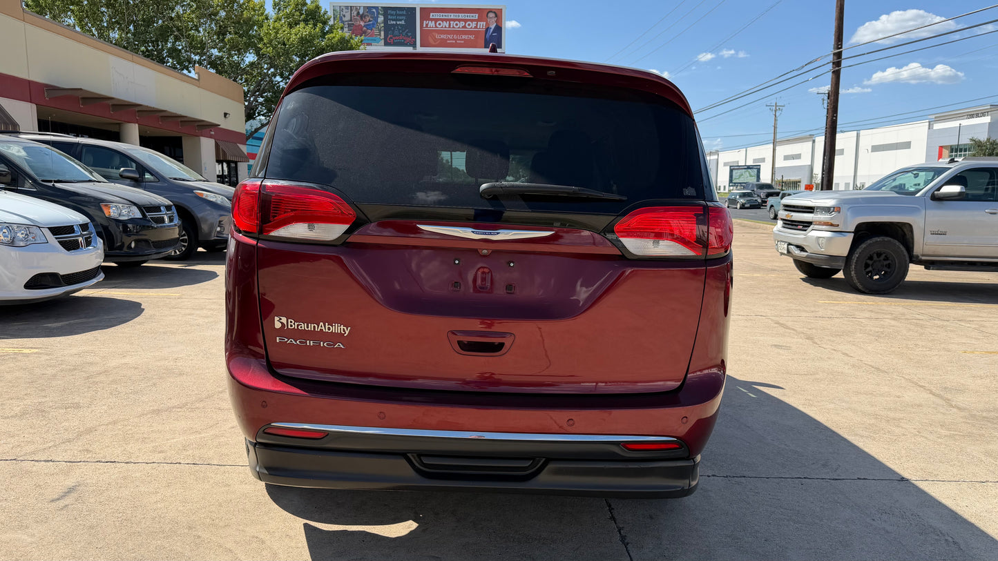 2018 Chrysler Pacifica Touring-L