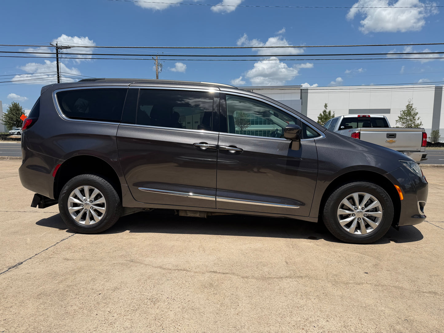 2017 Chrysler Pacifica Touring-L