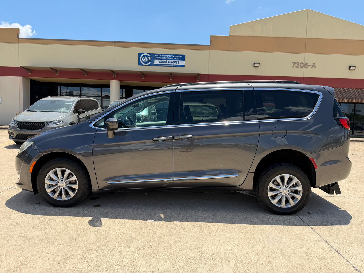 2017 Chrysler Pacifica Touring-L