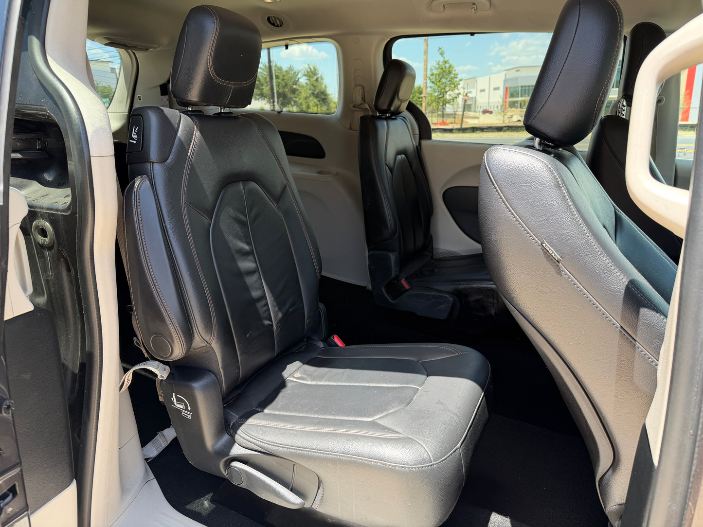 2017 Chrysler Pacifica Touring-L