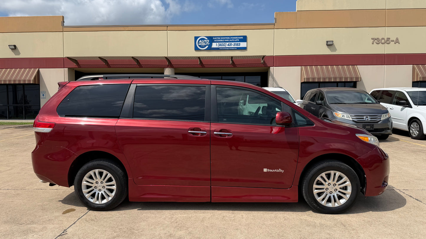 2011 Toyota Sienna XLE