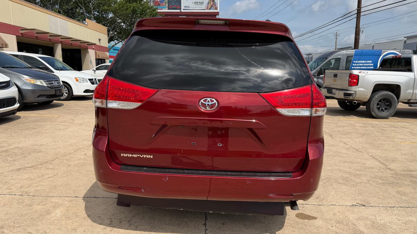 2011 Toyota Sienna XLE