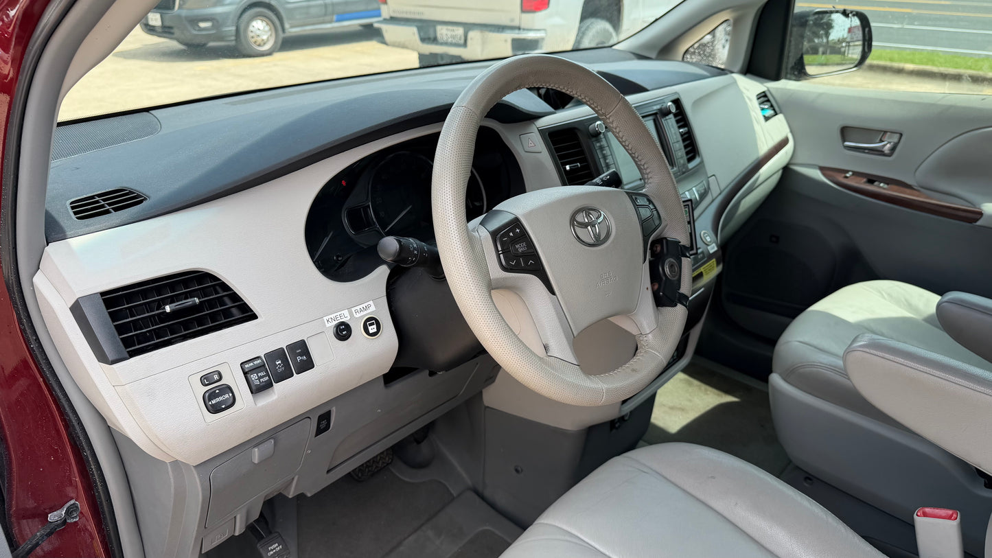 2011 Toyota Sienna XLE