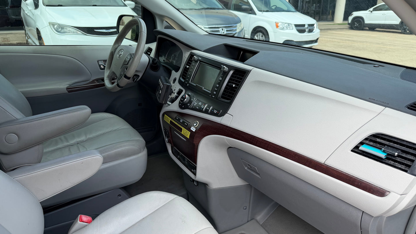 2011 Toyota Sienna XLE