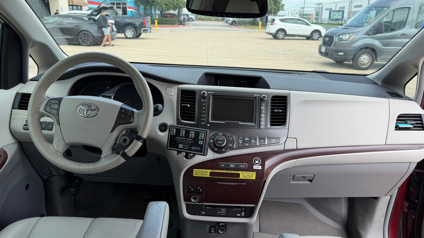 2011 Toyota Sienna XLE