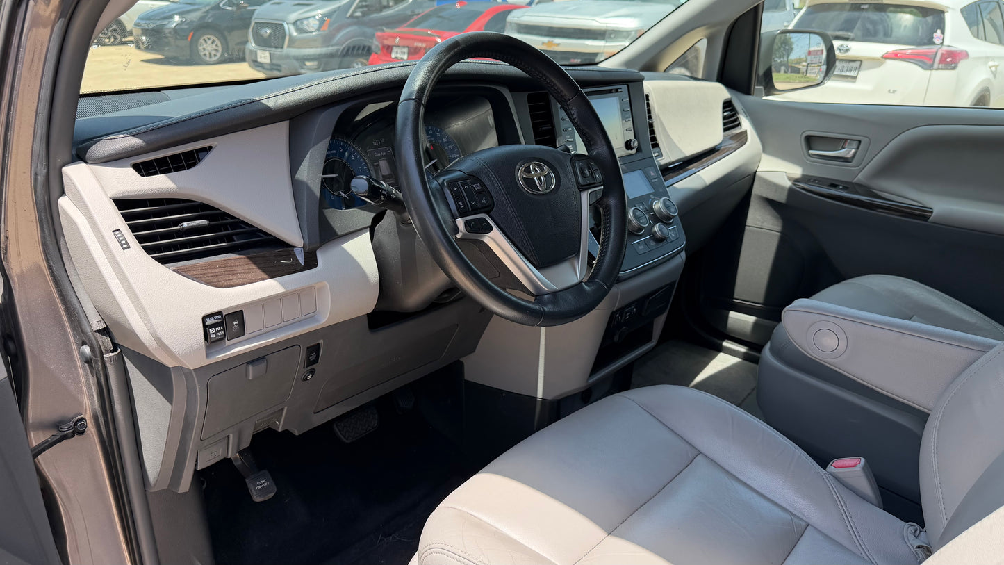 2019 Toyota Sienna XLE