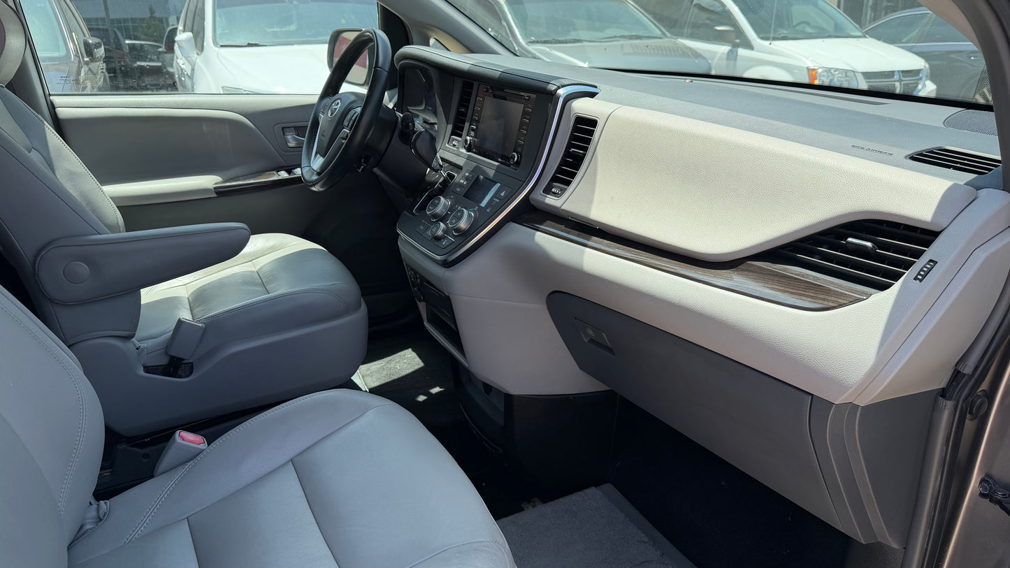 2019 Toyota Sienna XLE