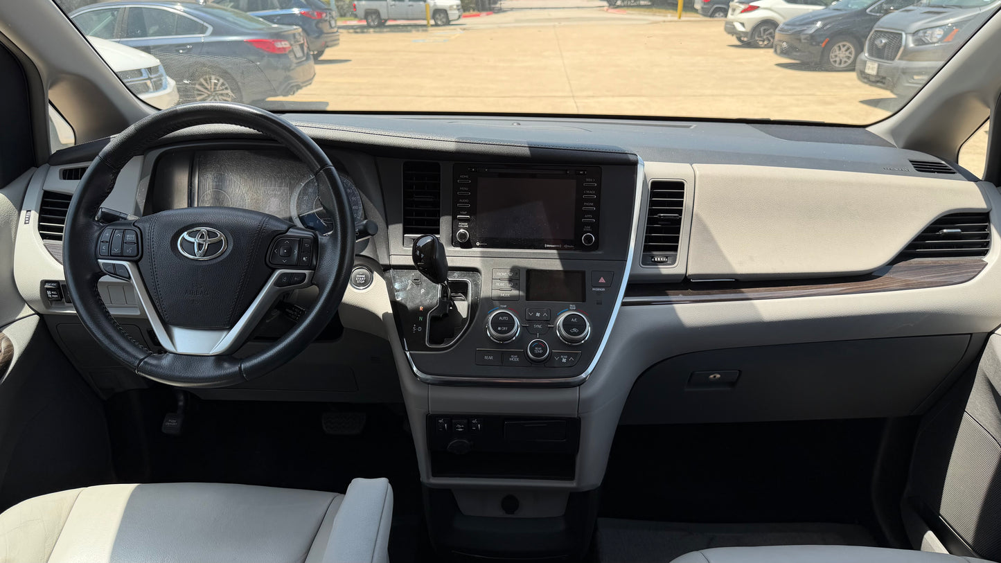 2019 Toyota Sienna XLE