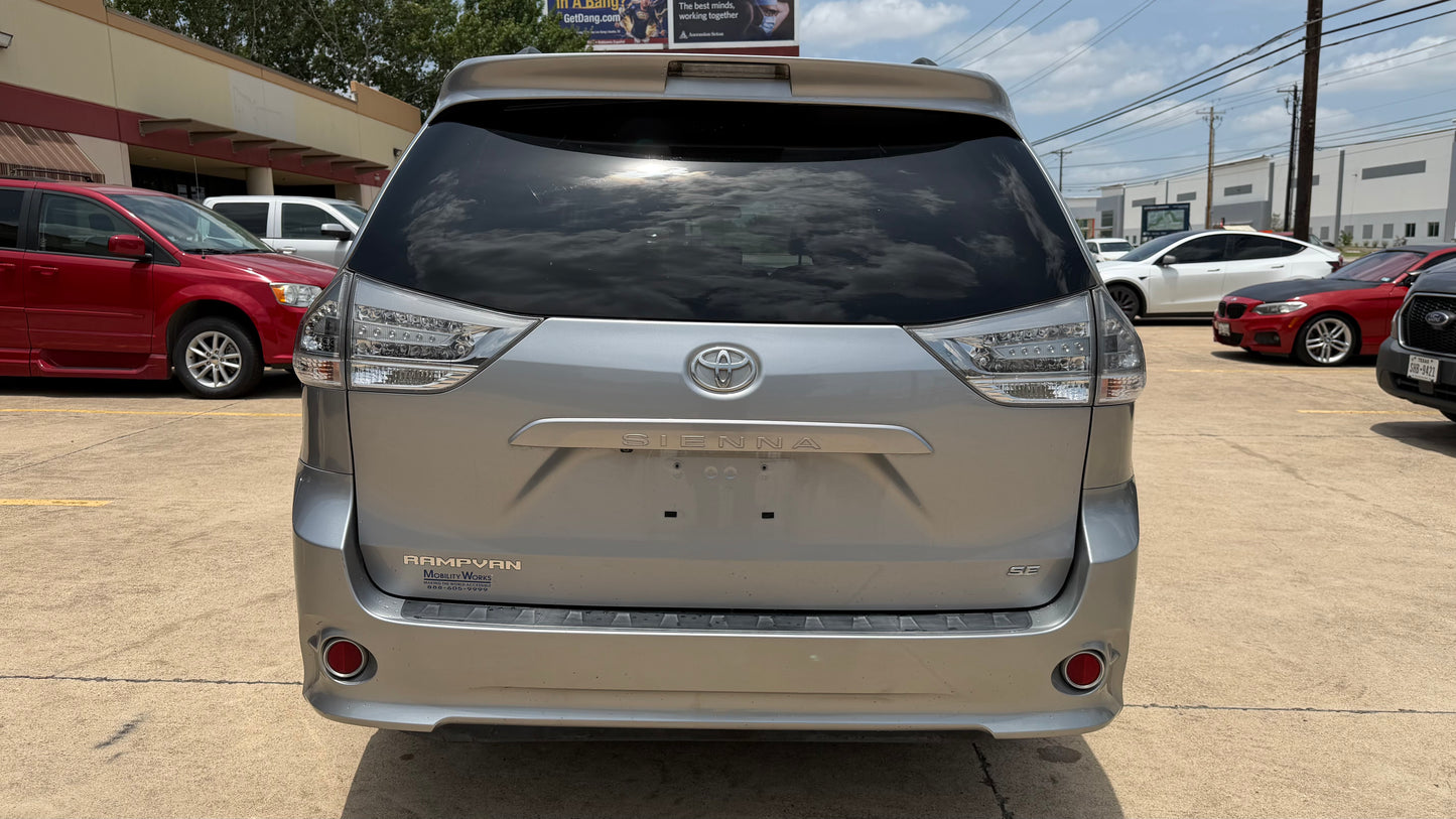 2011 Toyota Sienna SE