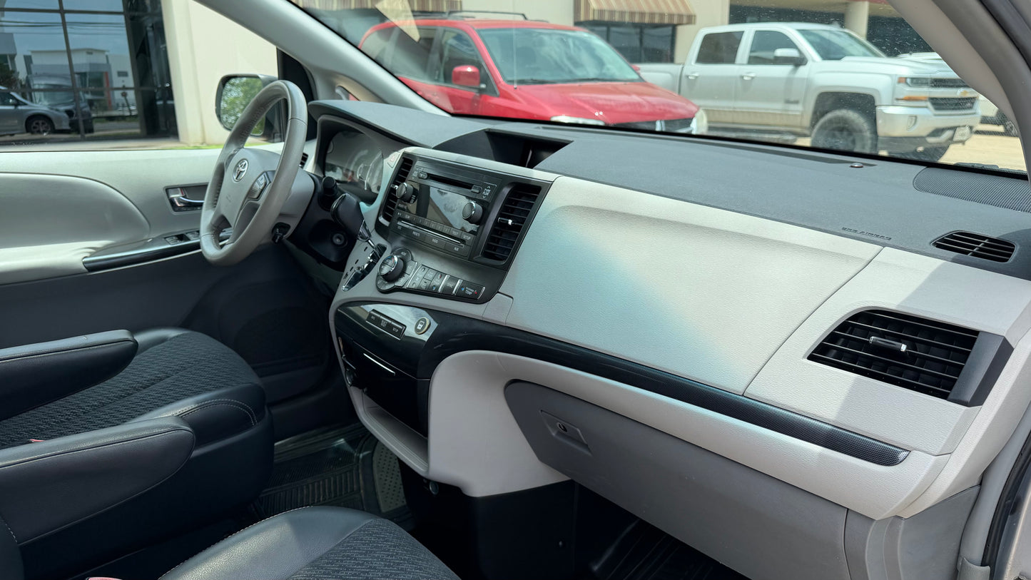 2011 Toyota Sienna SE
